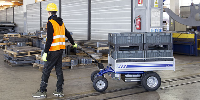 pedestrian-controlled-electric-trucks