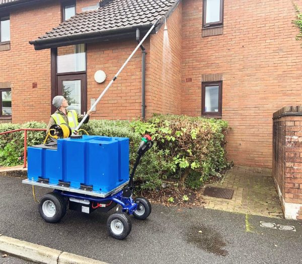 EP 500 Electric Platform Truck with Water Hose