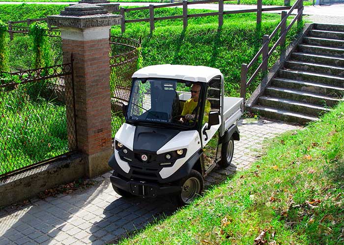 mini electric truck in tight spaces