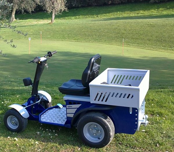 S1 Electric Ride On Tow Tug On Golf Course