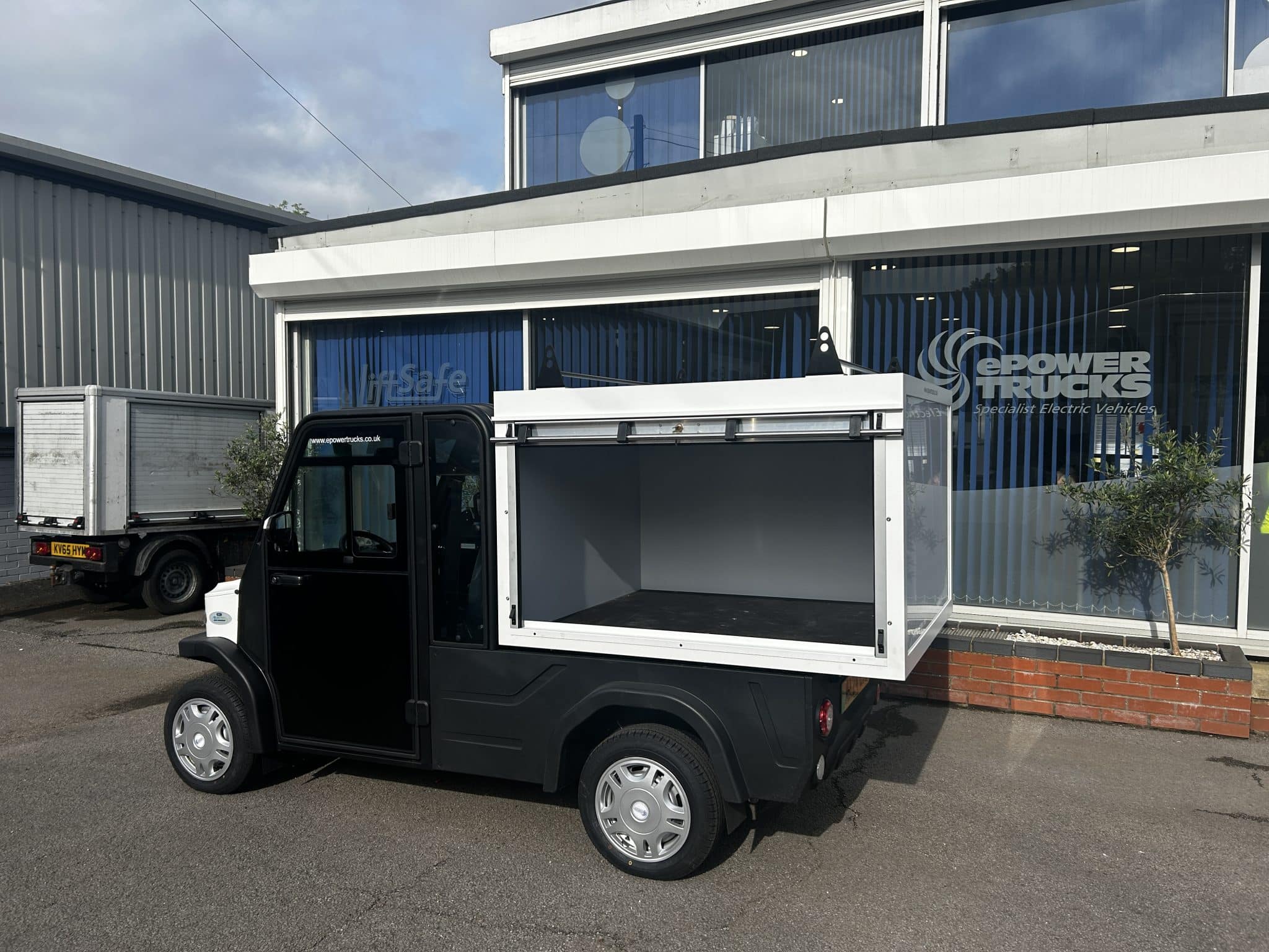 Electric Vehicle Customisation 3 Electric trucks used at hotels 1 scaled